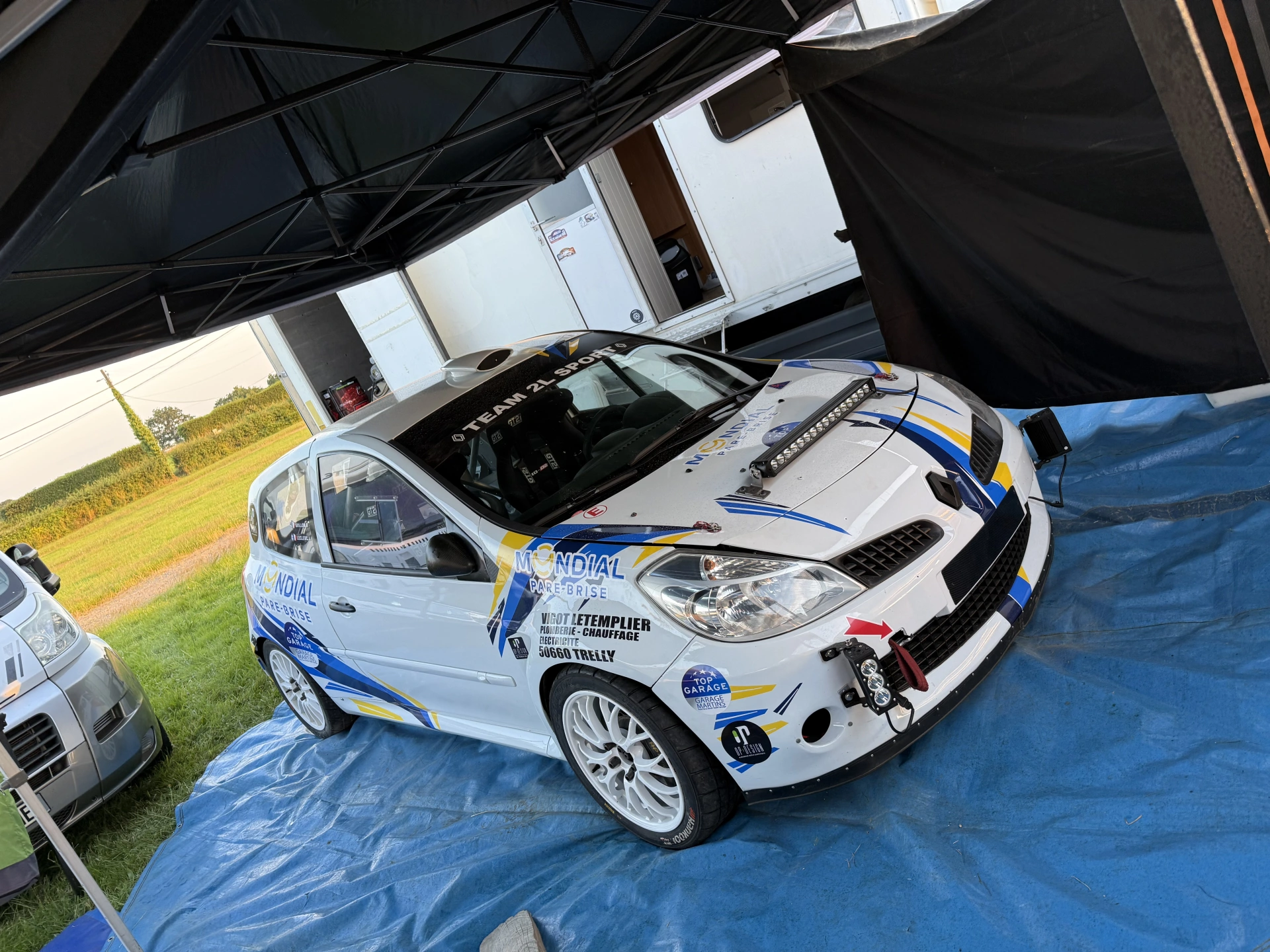 Clio F 2000/14 – photo 1