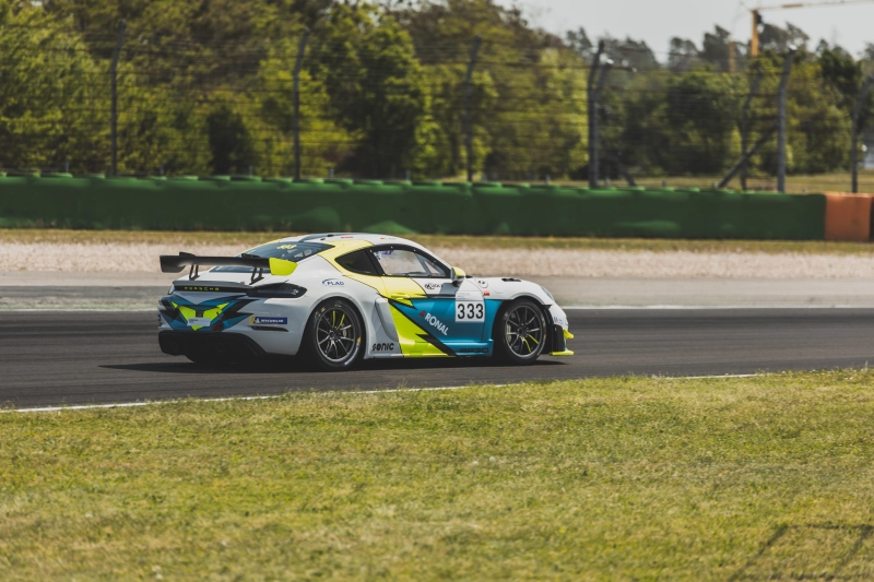 Porsche Cayman 718 GT4 RS CS 2025