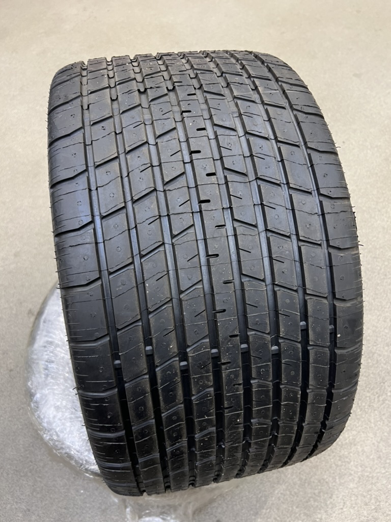 Ancien stock non utilisé : lot de 2 pneus pluie Michelin 30/68-18