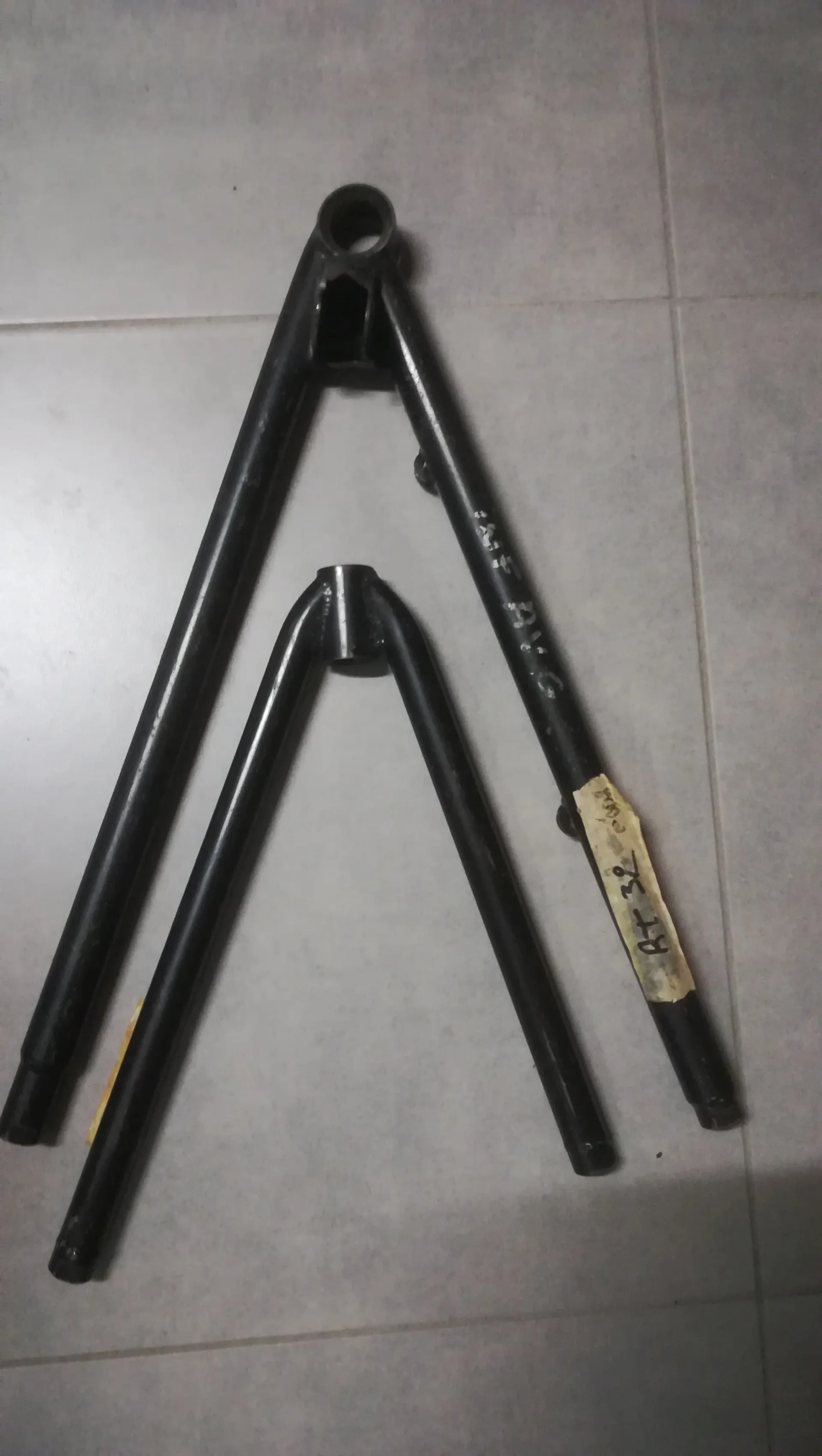 Ralt RT32 front suspension triangles – photo 1