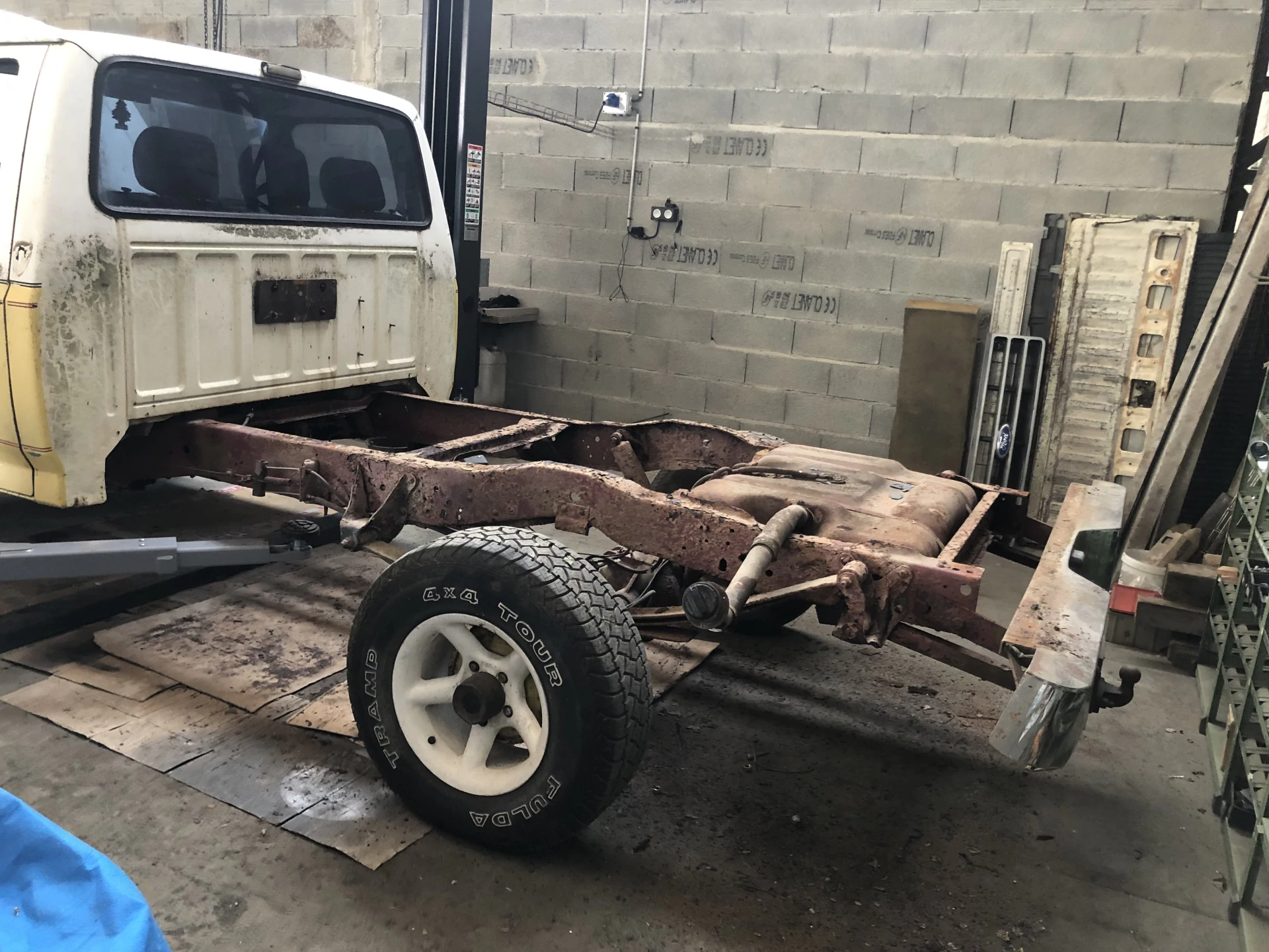 Sell pick up FORD F150 to restore