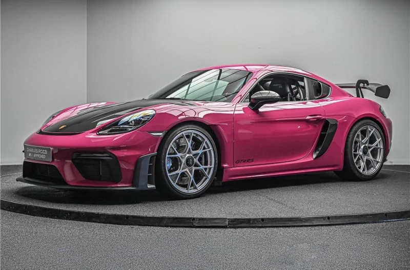 PORSCHE 718 CAYMAN GT4 RS