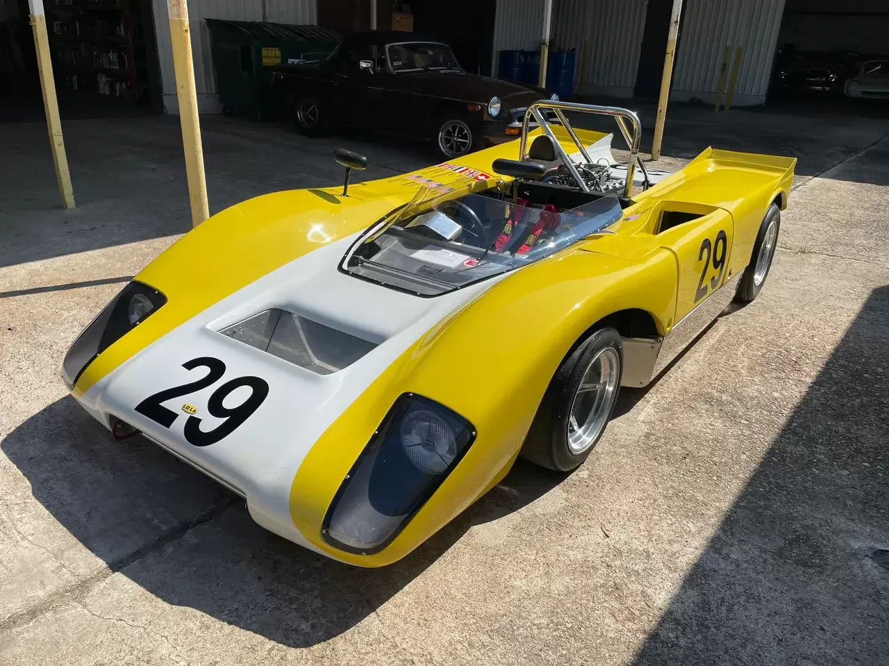 LOLA T212 - 1971 #HU29 EN BAISSE !