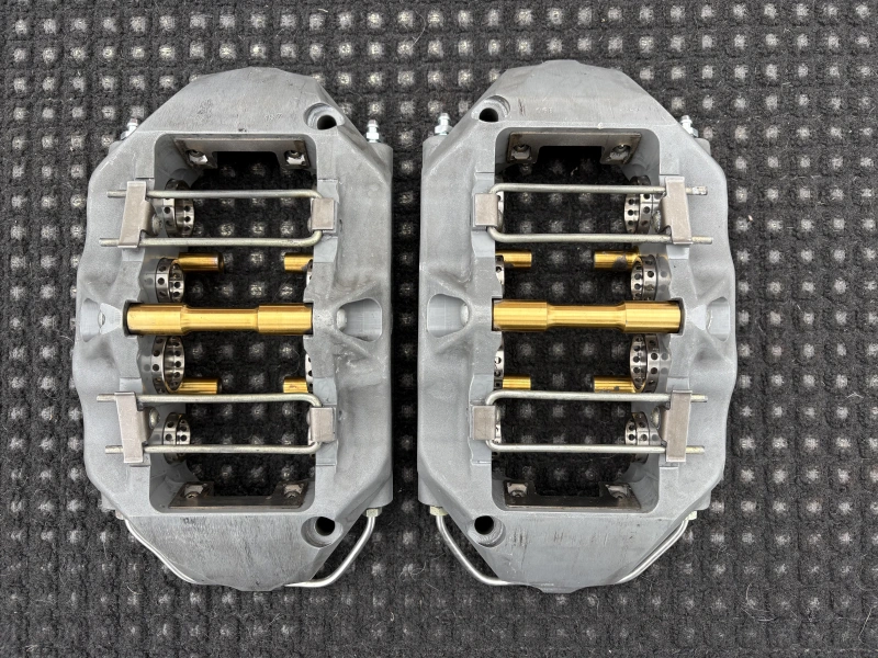 2 étriers BREMBO 8 PISTONS MONOBLOC révisés