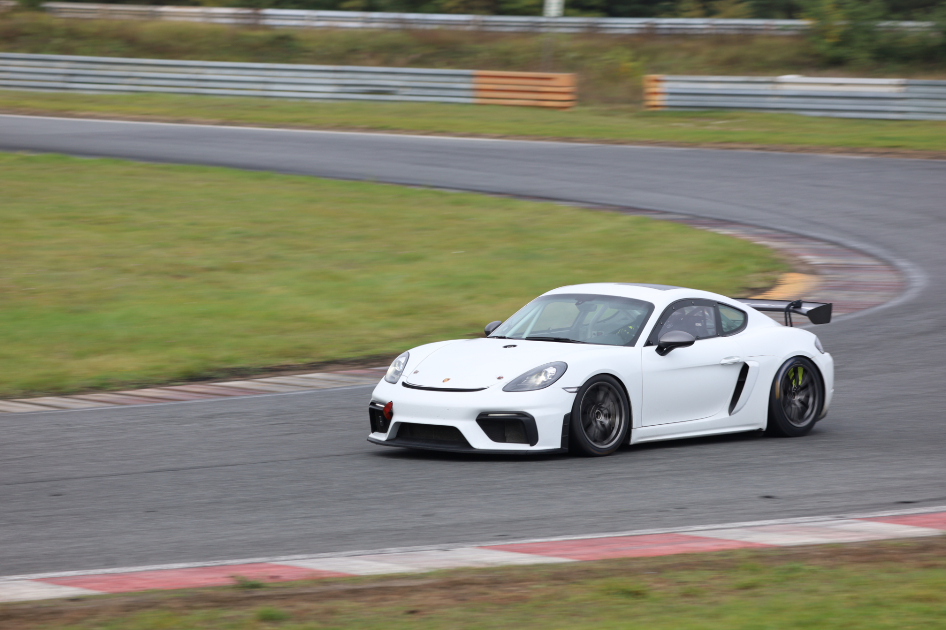 Nurburgring Langstrecken Serie 2026 - Porsche Cayman GT4 Clubsport - Siège du conducteur – photo 3