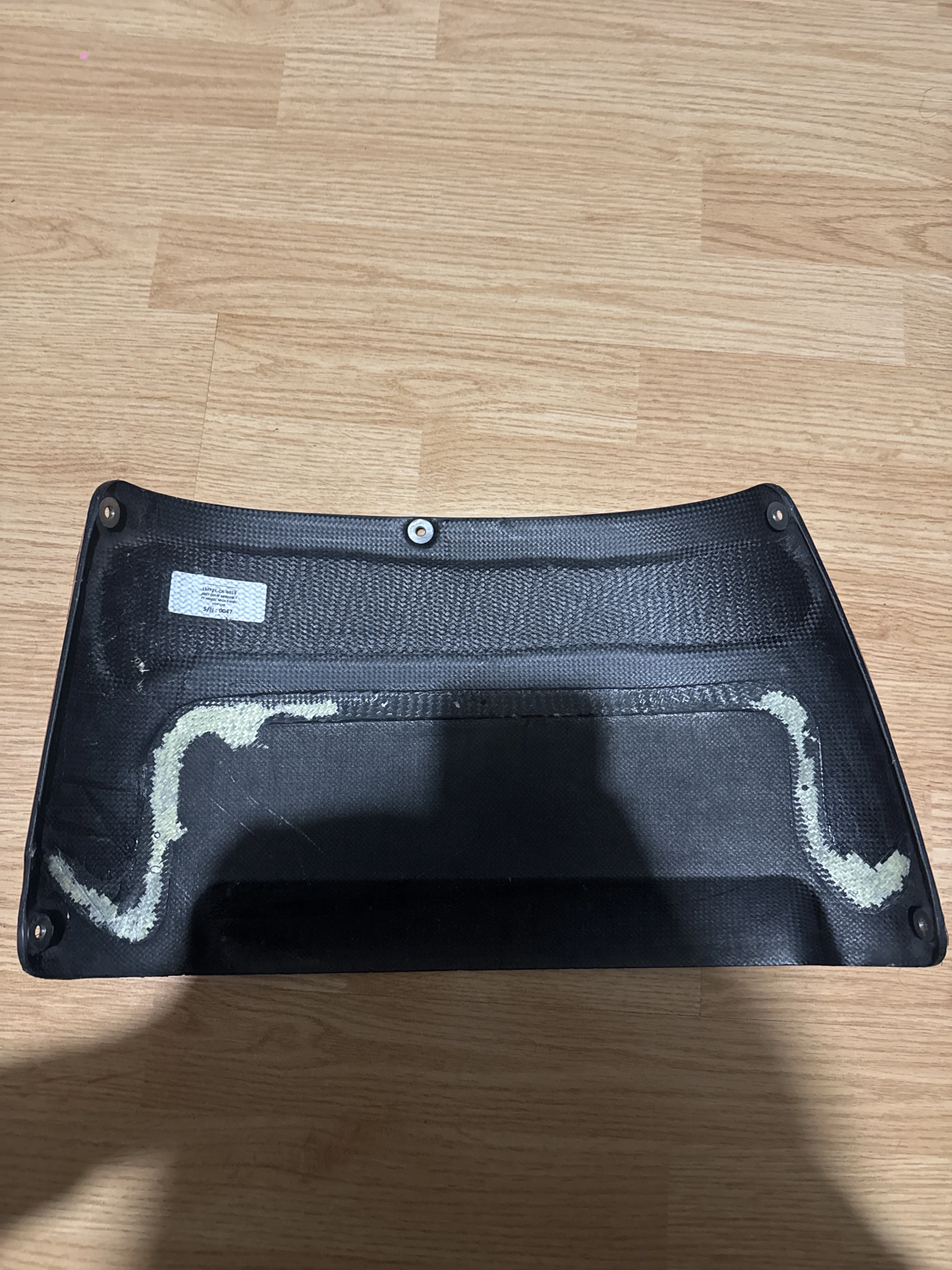Pièce aérodynamique carbone LMP2 G-Drive 2018 – avant gauche – authentique – photo 2