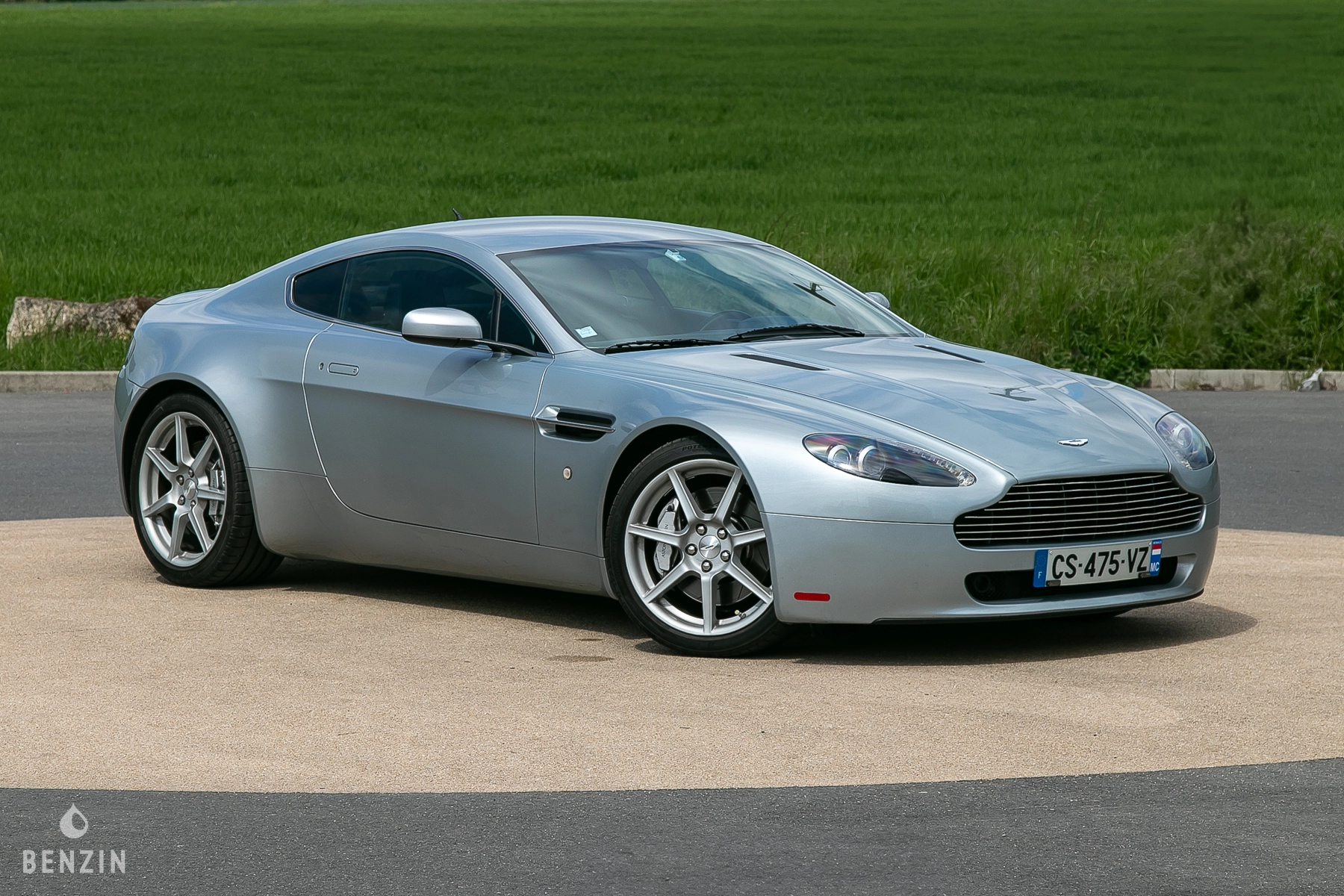 Aston Martin V8 Vantage Sporshift – photo 1