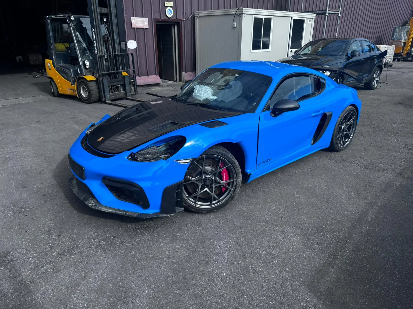 Pièces Porsche Cayman GT4 RS — 2022 – photo 1