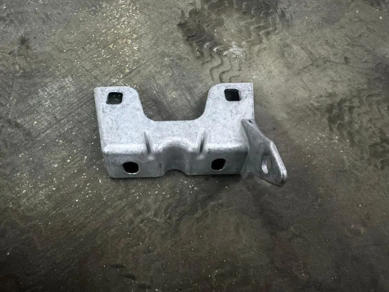 Support central tableau bord Porsche Cayman GT4 RS 99150461500