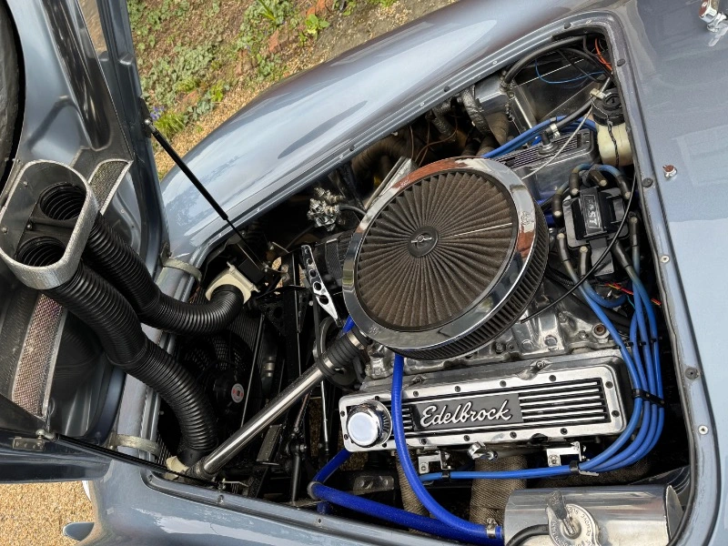 Cobra by DAX , De-Dion Chassis, 6.3 V8