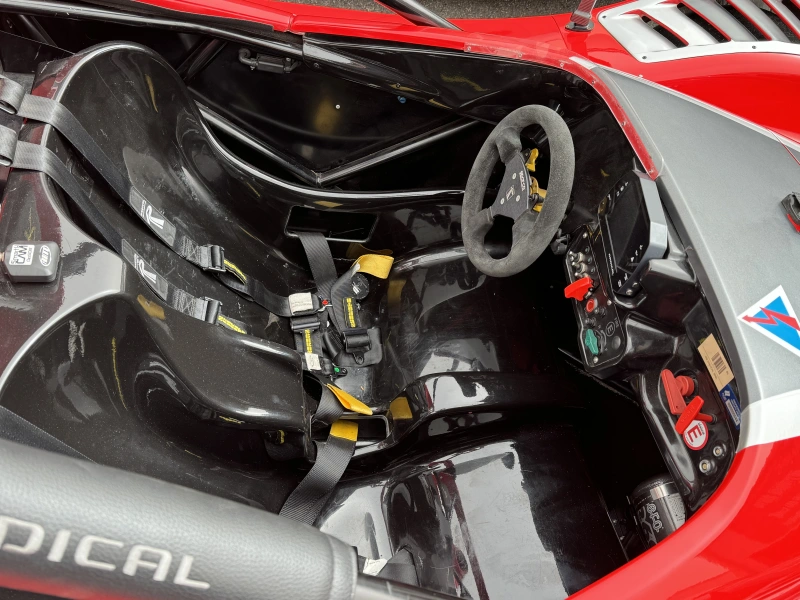 RADICAL SR8