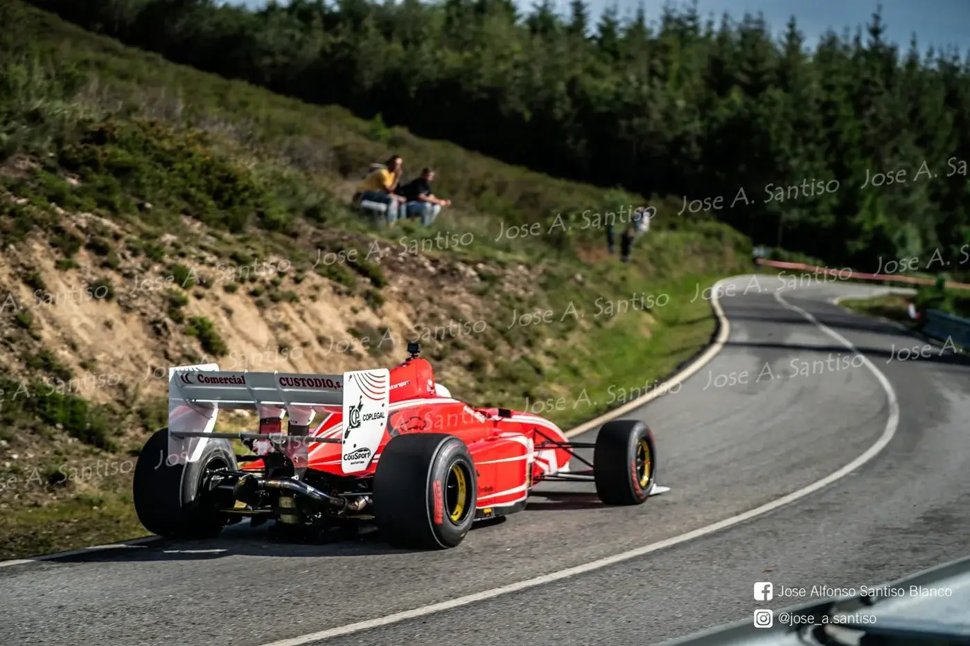 Lola T96/50 Formula 3000 — 3.5-litre V6 — single-seater that won a hill climb race – photo 3