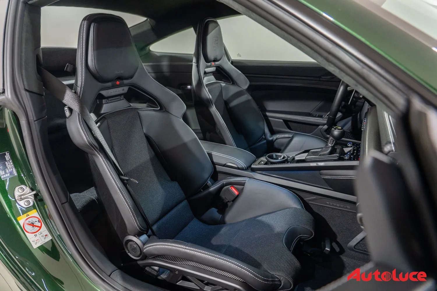 PORSCHE 911 GT3 TOURING 992.2 – photo 3