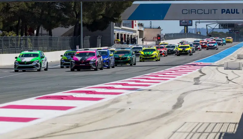 BAQUETS DISPONIBLES EN CLIO CUP