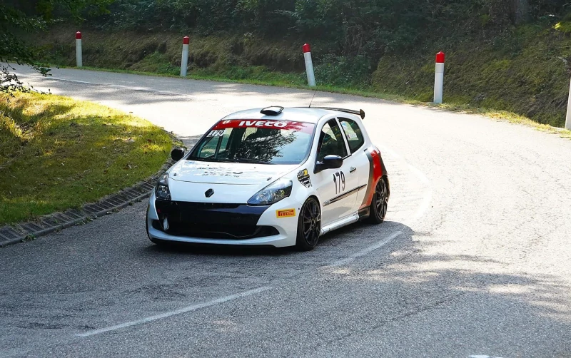 Clio 3 cup x85