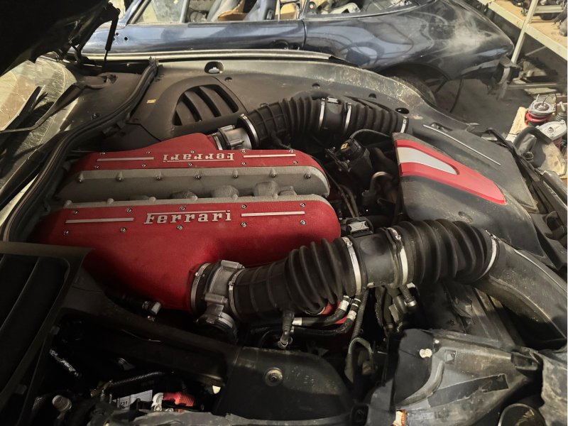 Moteur Ferrari FF, 40 000 km, vendu en l’état.
