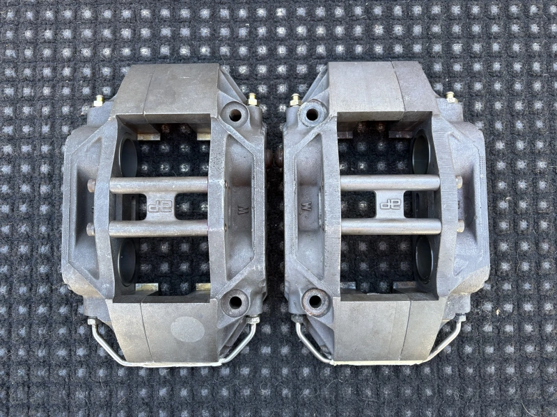 2 ETRIERS AP RACING 4 PISTONS GRA VHC
