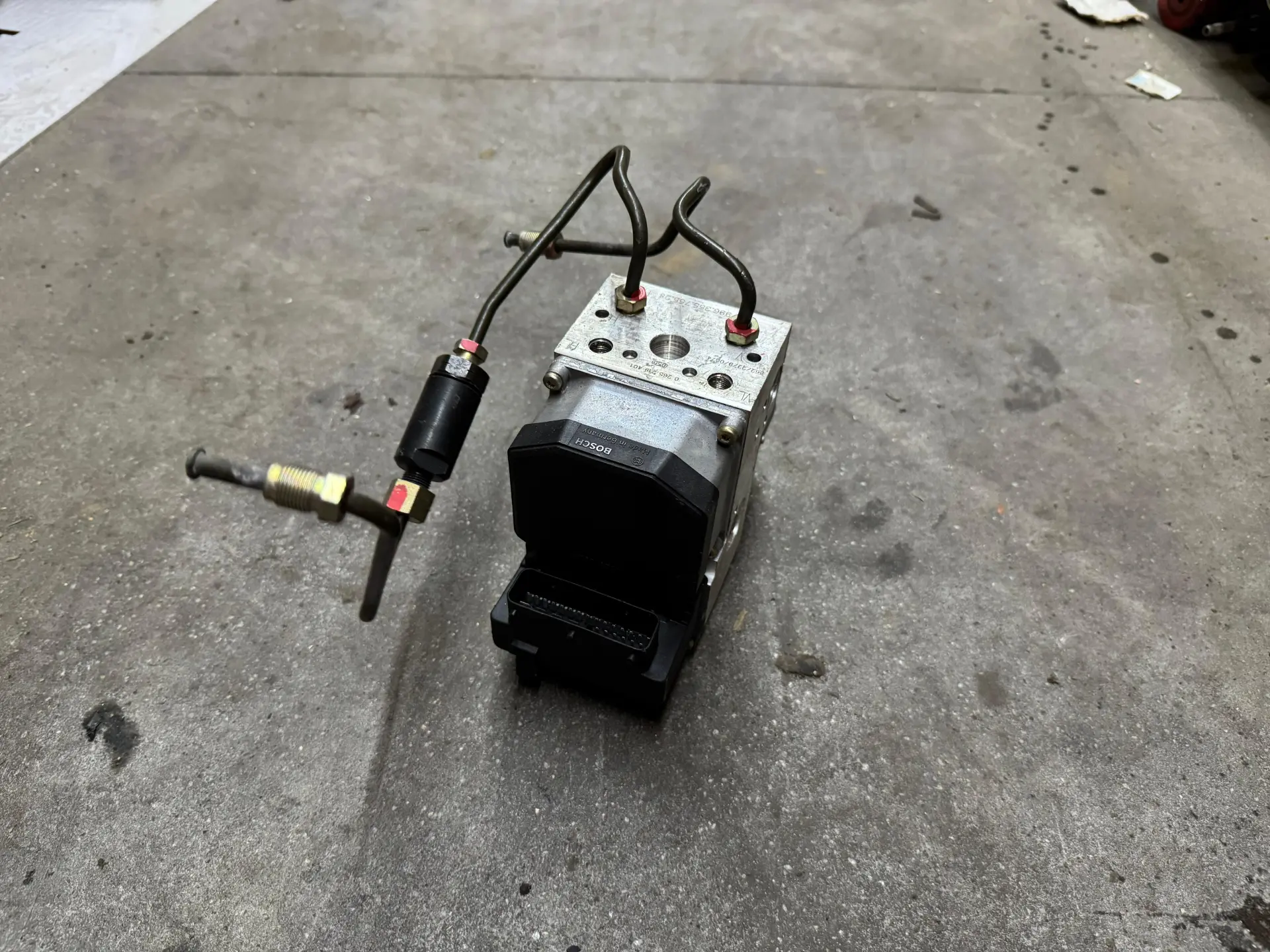 Porsche ABS pump, reference 996 355 755 03 – photo 2