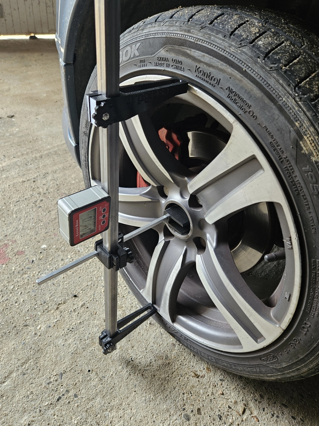 Magnetic camber gauge – photo 1