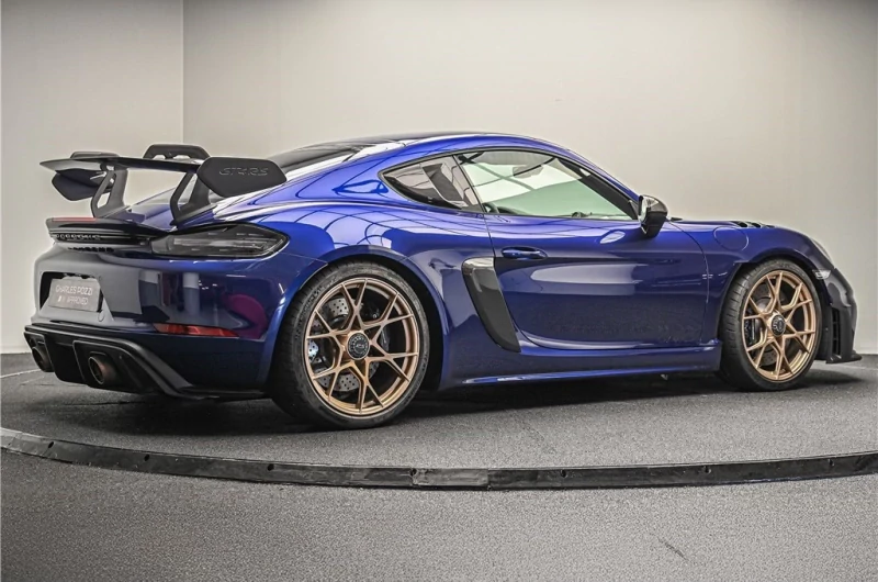 PORSCHE 718 CAYMAN GT4 RS
