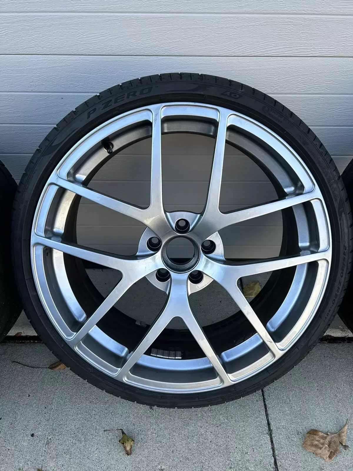 Modulare B18 Forged 20" Staggered Wheels Set With Tires For 2008-2015 Audi R8 – photo 4