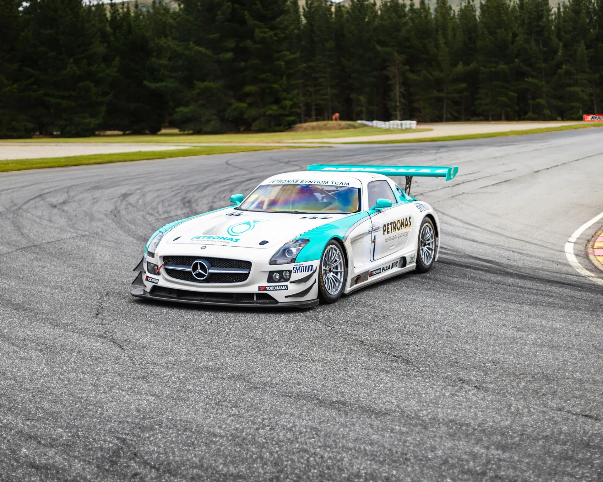 2014 Mercedez-Benz AMG SLS GT3 – photo 1