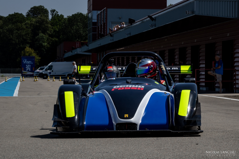 RADICAL SR8  V8 2.7L