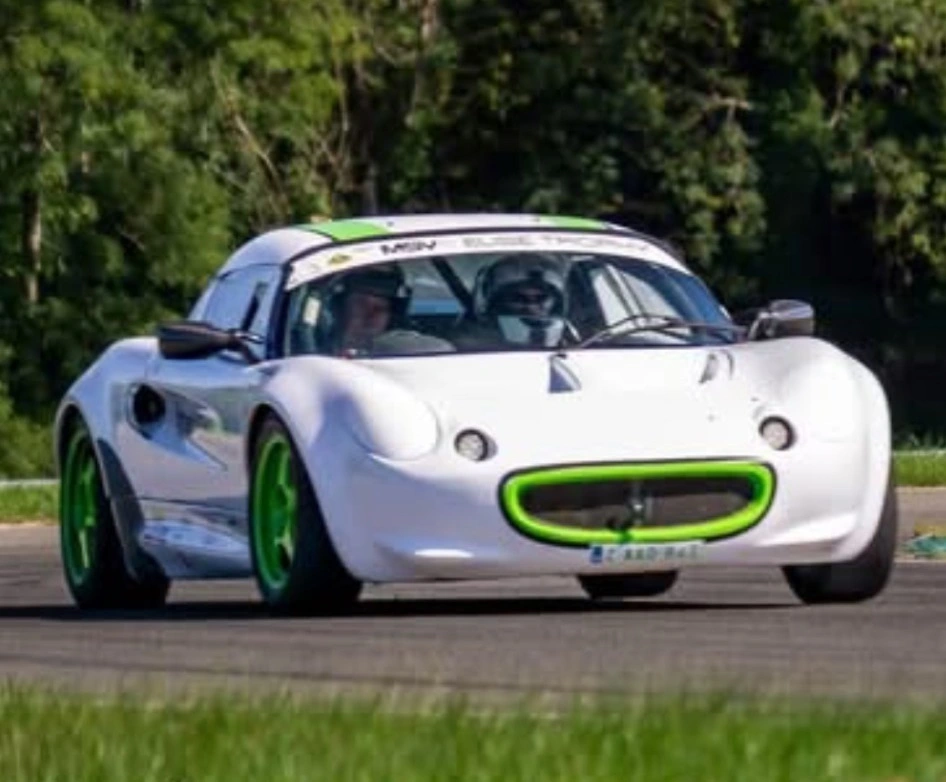 Lotus Elise Trophy UK factory build – photo 2