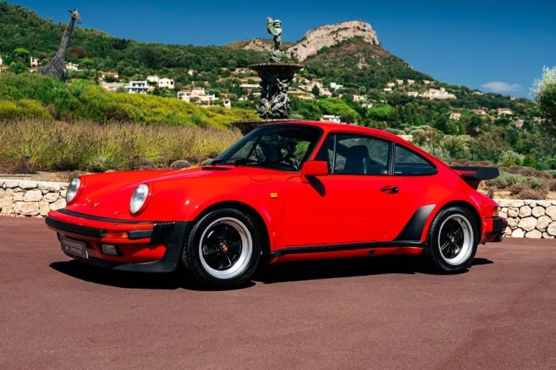 PORSCHE 911 TURBO