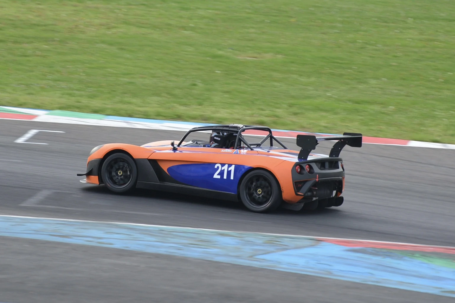 Lotus 2 eleven gt4