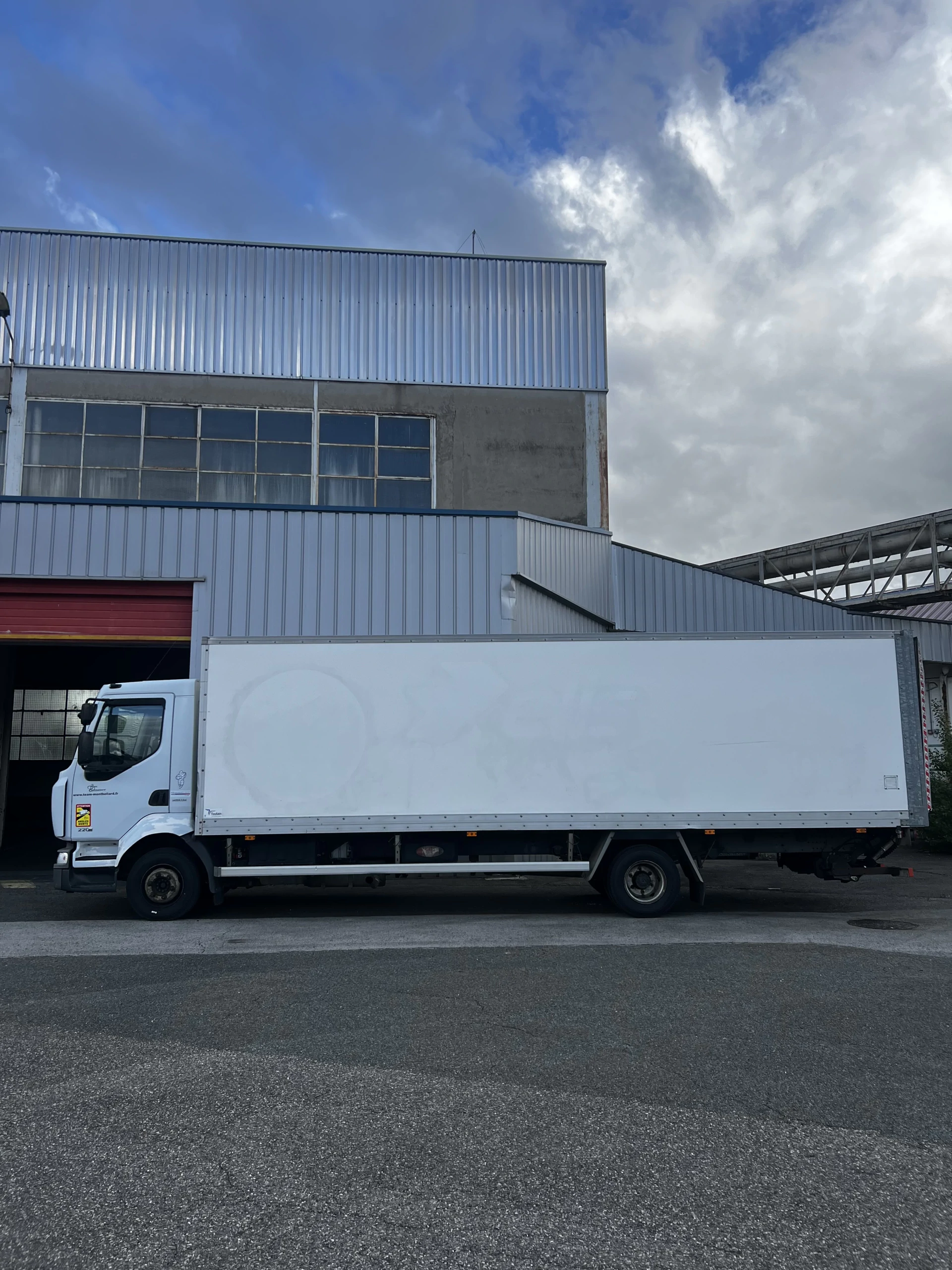 Renault MIDLUM 220 DXI EXTRA-LONG