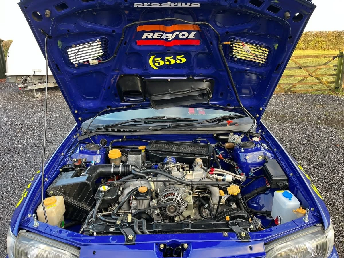 Voiture de rallye historique Prodrive Subaru Impreza GC8 – photo 4
