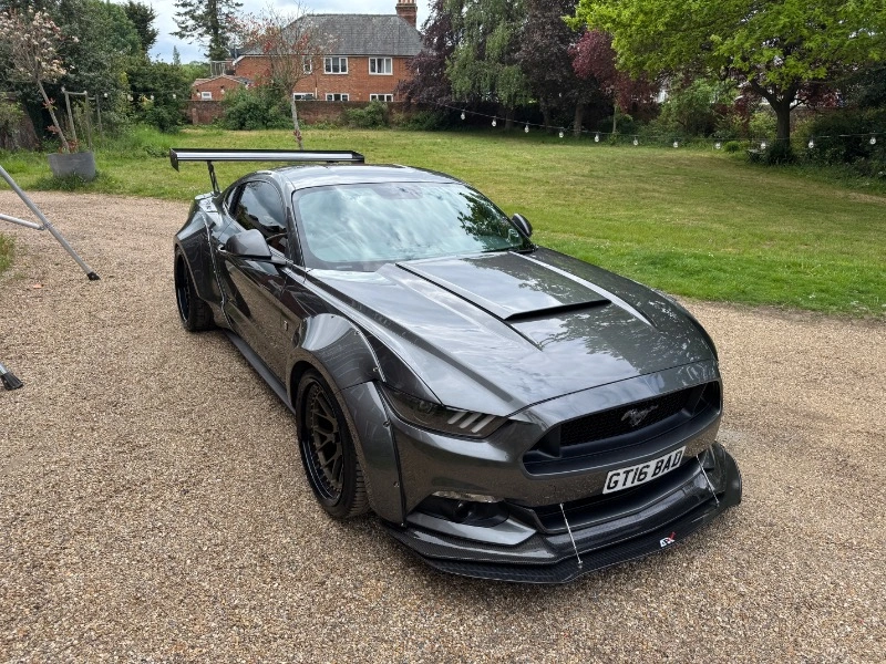 MUSTANG FORD DÉRANGÉE GT-S700