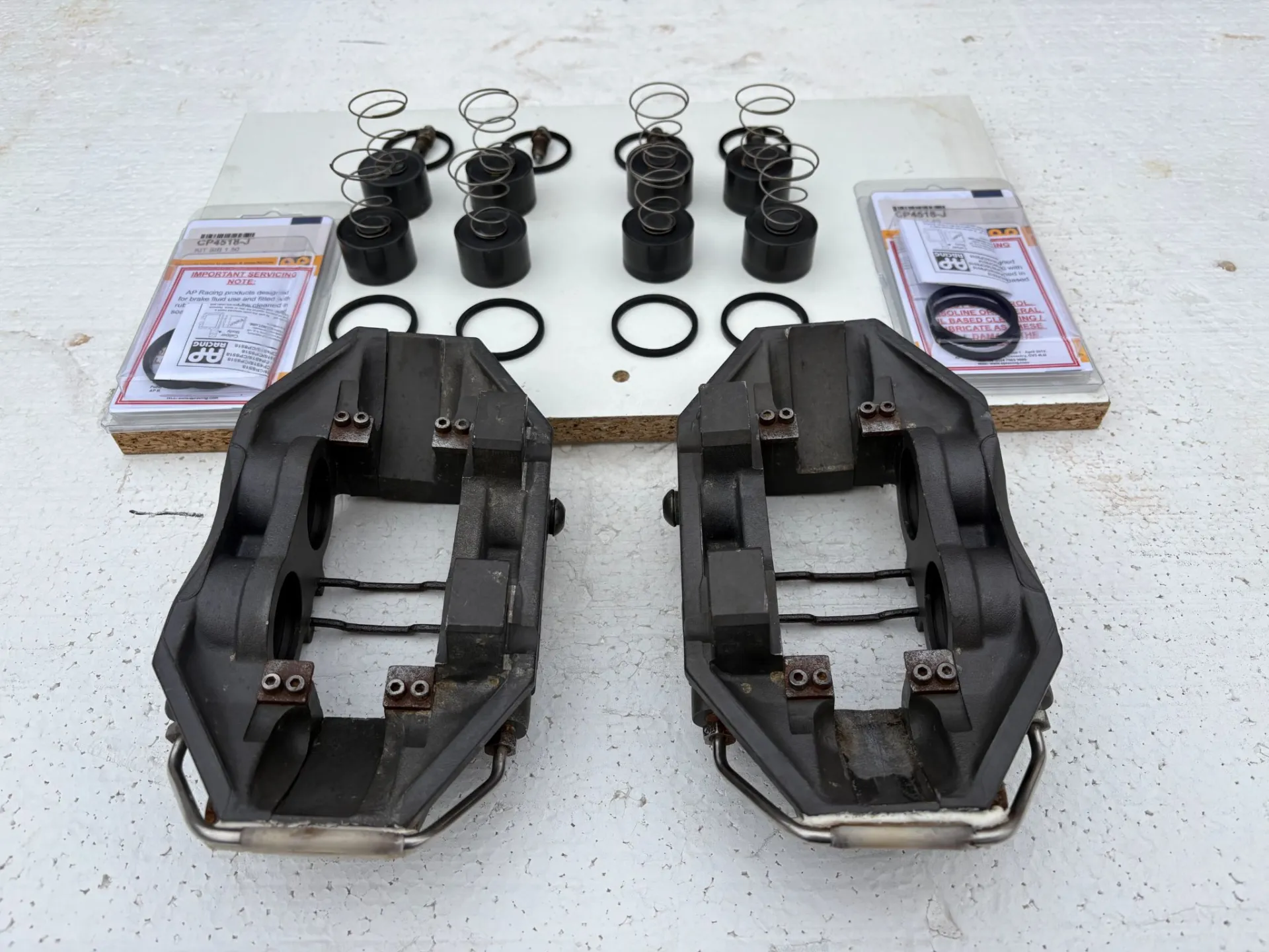 2 étriers AP Racing CP3228 4 pistons révisés – Gr A / VHC – Ford / AX / 106 – photo 4