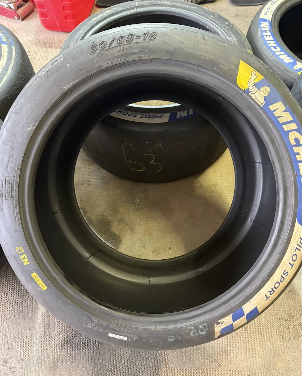 PNEUS SLICK MICHELIN PILOT SPORT CUP N3 30/65-18 1300€ – photo 3