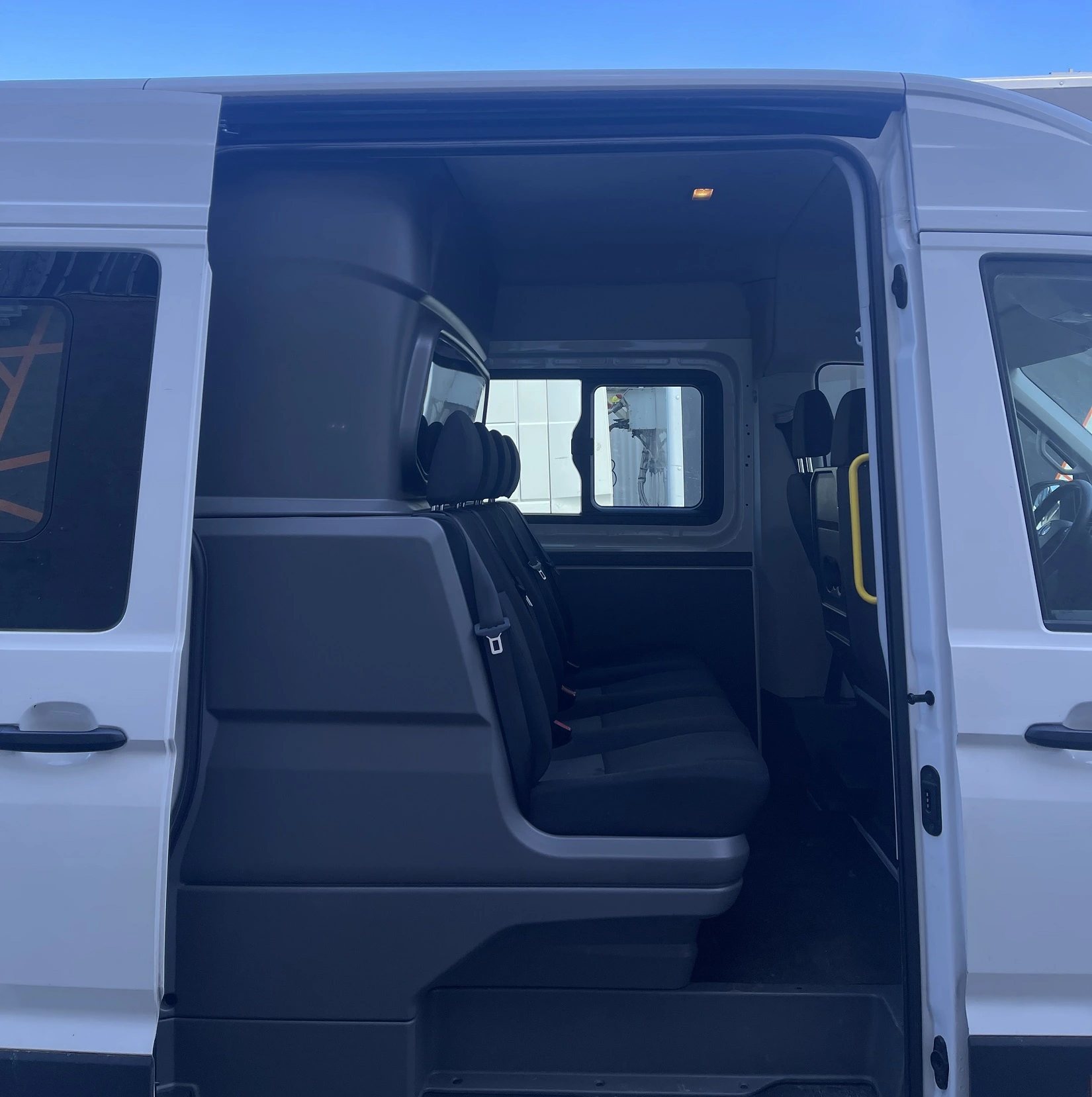Volkswagen Crafter L4H3 Procab 7 places – 2.0 TDI 140 – TVA récupérable – photo 4