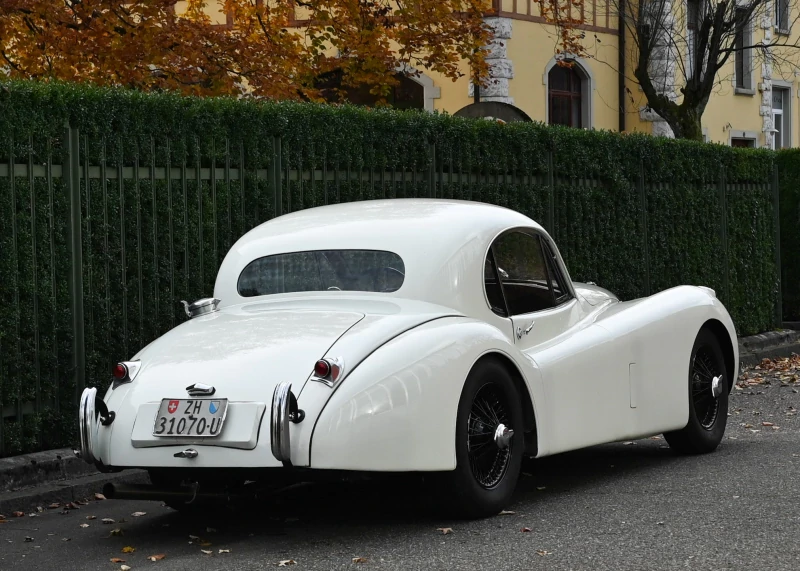 Jaguar XK120 FHC 4.2 5-Speed