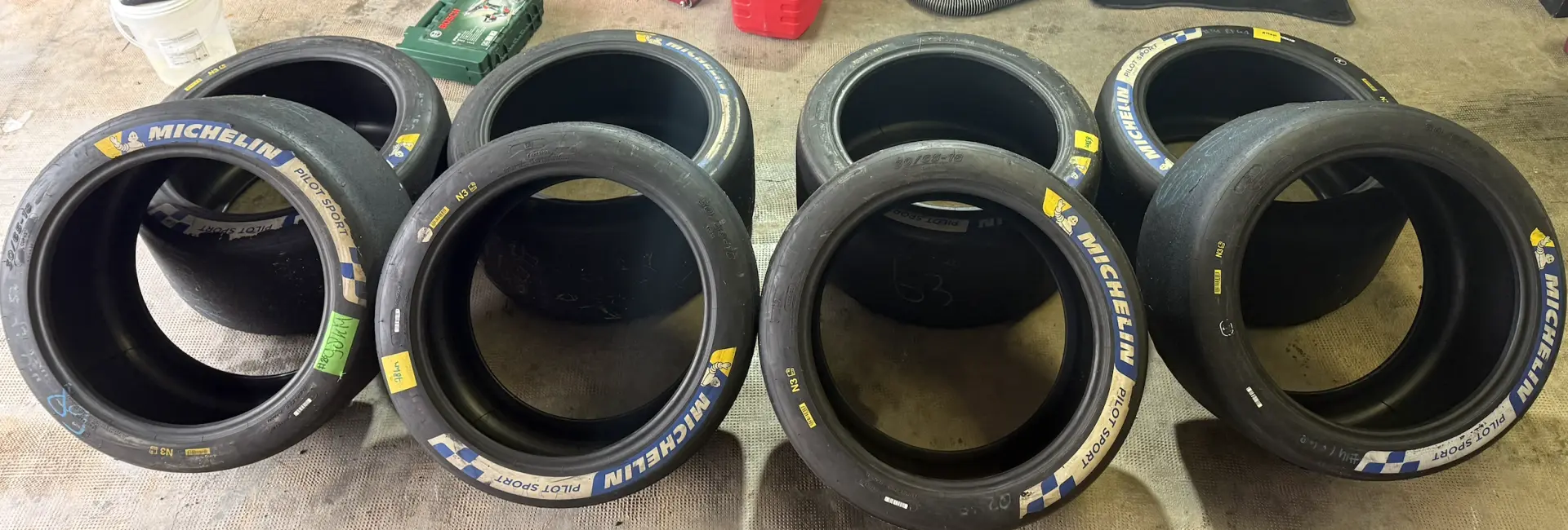 PNEUS SLICK MICHELIN PILOT SPORT CUP N3 30/65-18 1300€ – photo 1