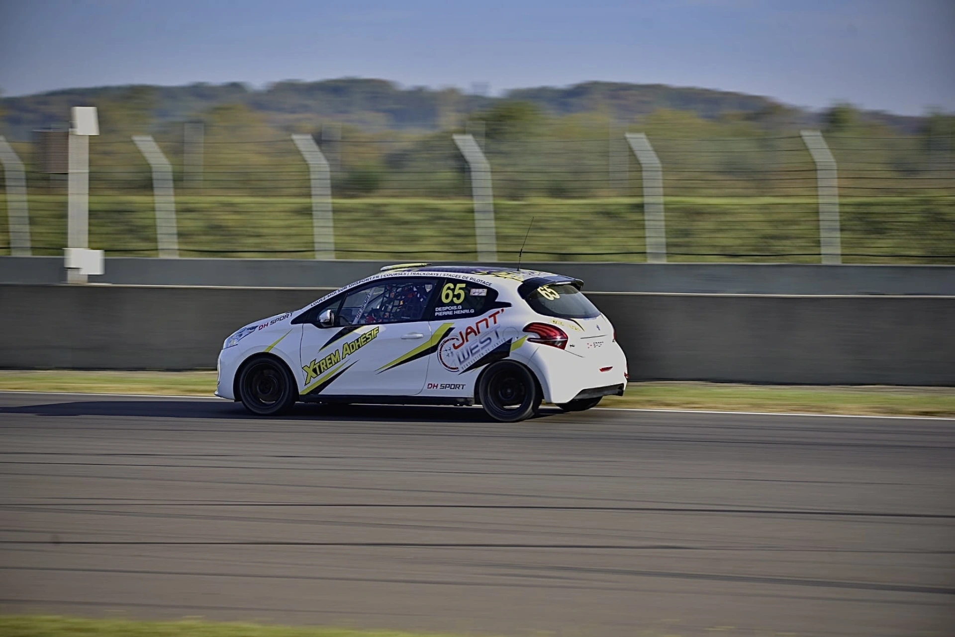 DH Sport – 208 Racing Cup 2027 Rental – photo 1