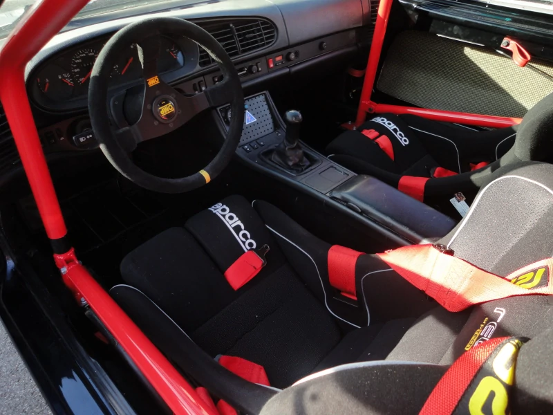 Porsche 968 with registration document + FFSA passport