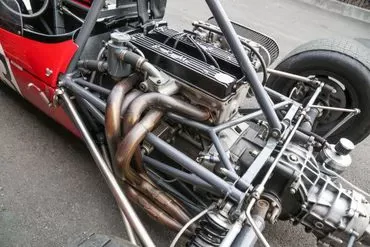 Brabham BT18 - une beauté entretenue par des professionnels !