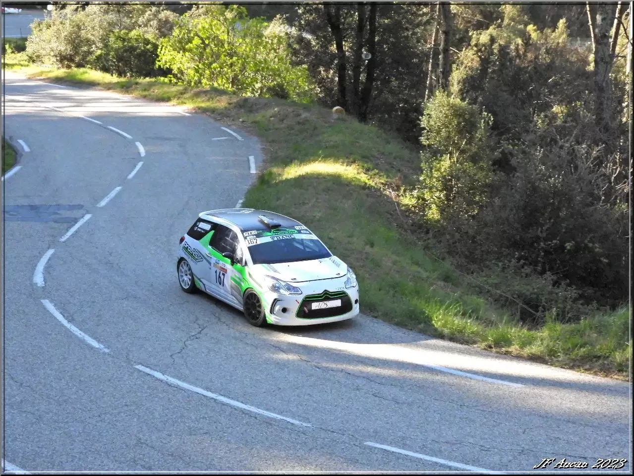 Voiture de rallye Citroën DS3 R3T