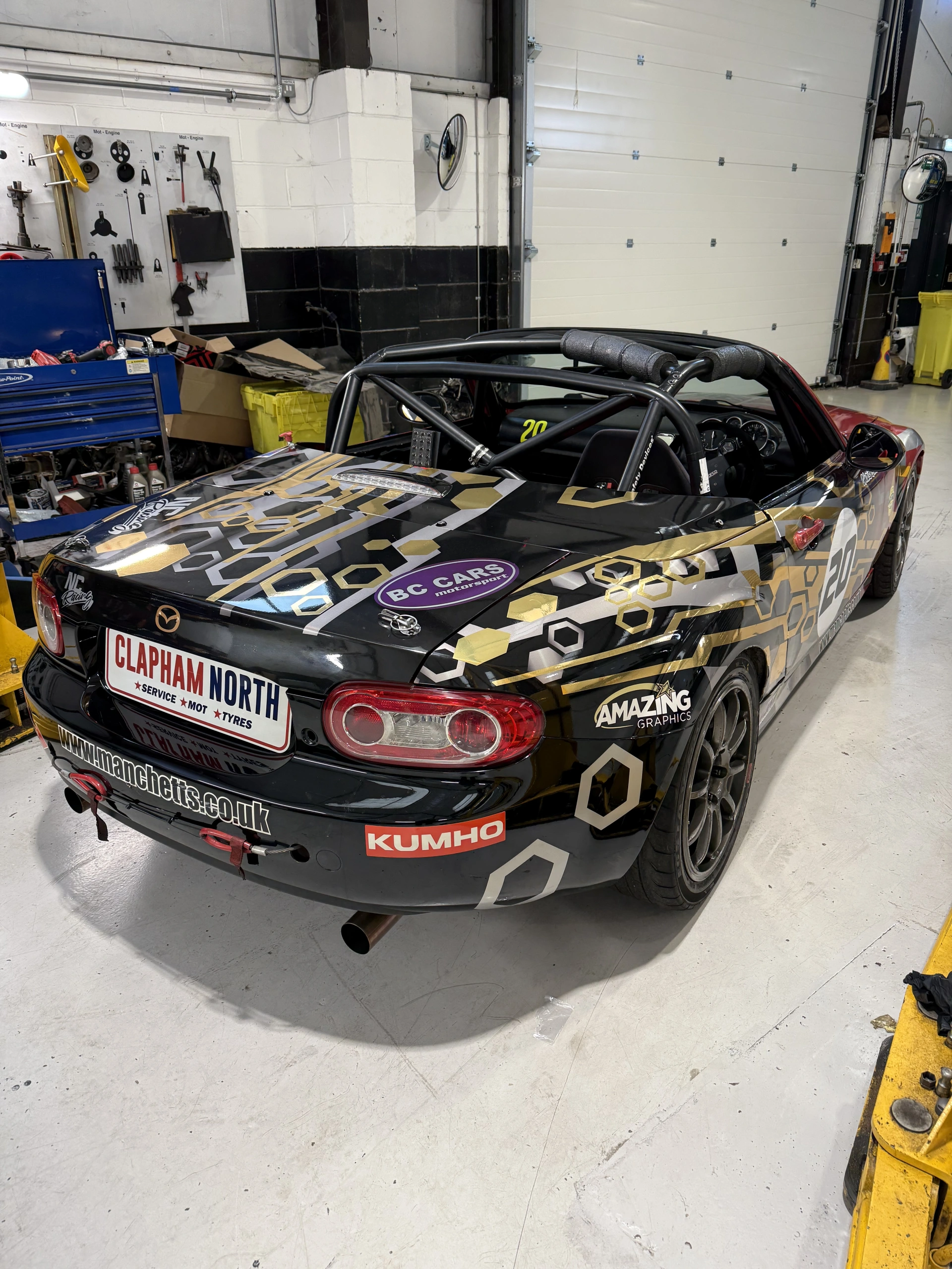 Voiture de course Mazda MX5 Mk3 Supercup – photo 4