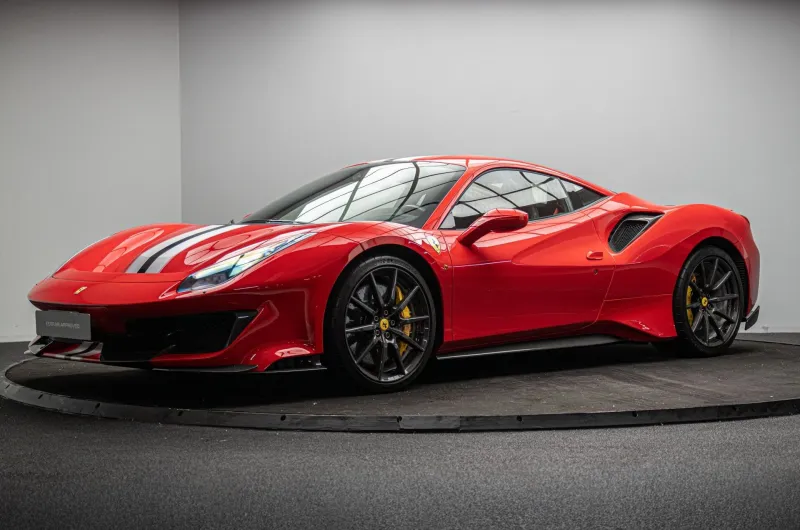 FERRARI 488 PISTA 3.9 720