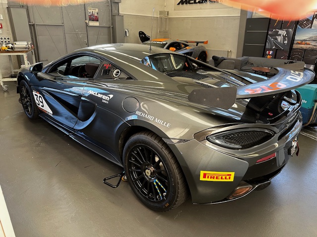 McLaren 570 GT4