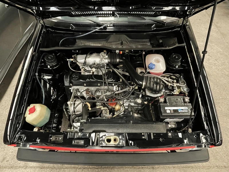 VOLKSWAGEN Golf GTI 1600