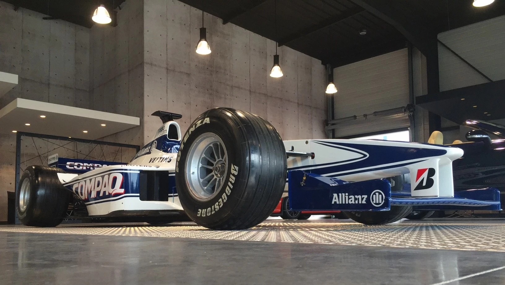 Genuine Formula 1 - F1 Williams FW 21 - Full Carbon - Show Car