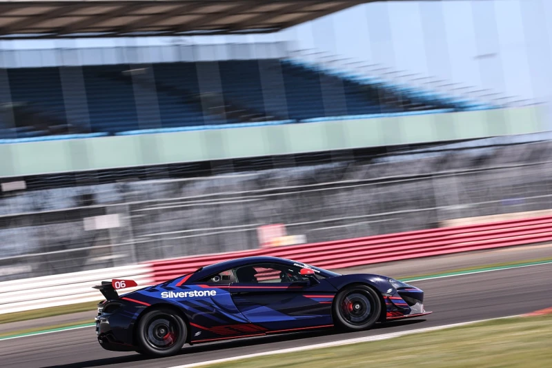 2017 McLaren 570 GT4