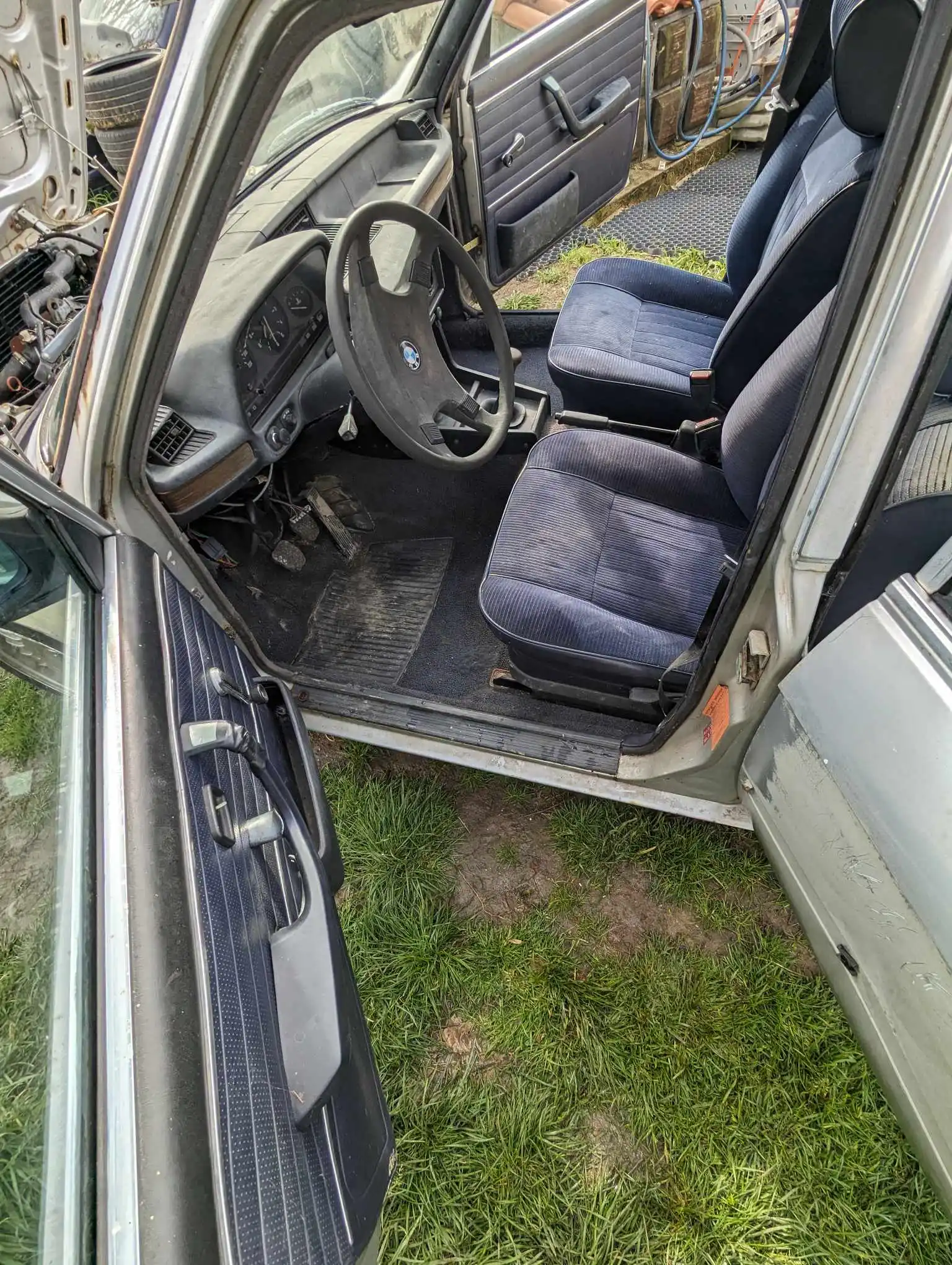 BMW e12 520 carbu 117000 km à restaurer – photo 2
