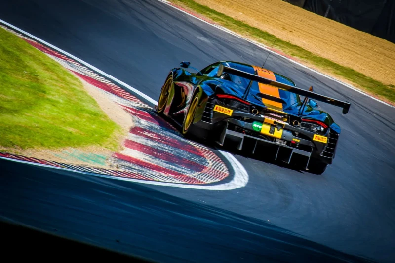 2020 McLaren 720S GT3